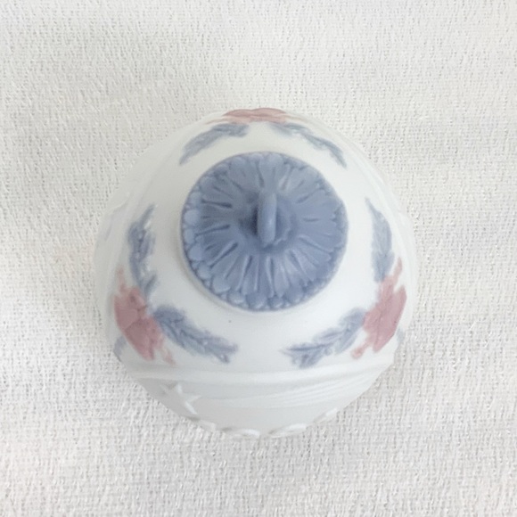 Vintage Lladro 1991 Porcelain Christmas Ball Ornament Handmade Spain New In Box - Picture 4 of 8